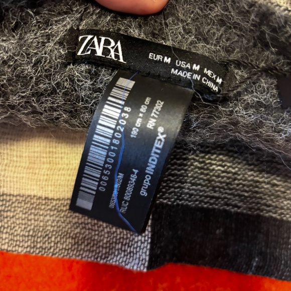 Zara black and gray wool blend check plaid scarf wrap NWT - Picture 6 of 8